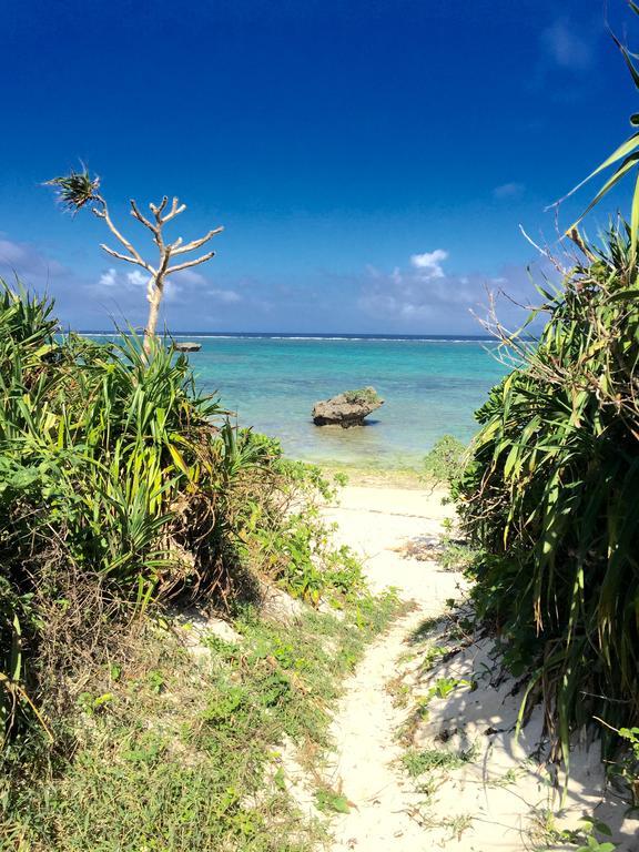 Отель Joya Ishigaki  Экстерьер фото